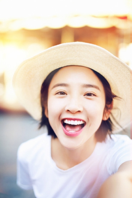 唐艺昕游意大利笑容温暖甜美好治愈_图-2