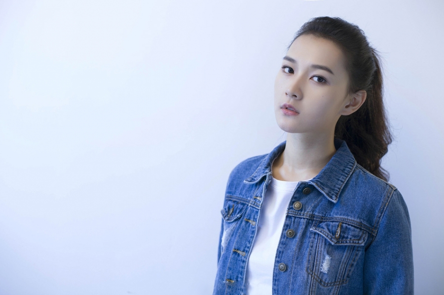 陈思敏首发写真造型清爽酷劲十足_图-4