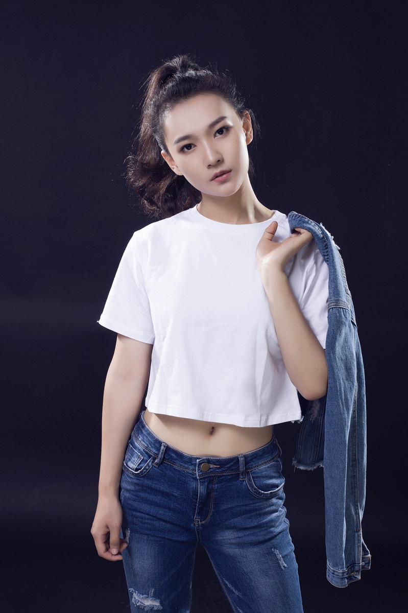 陈思敏首发写真造型清爽酷劲十足_图-1