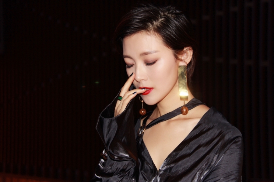 歌手常思思新歌《Born》正式发布新曲风诠释恋爱中的迷茫_图-6