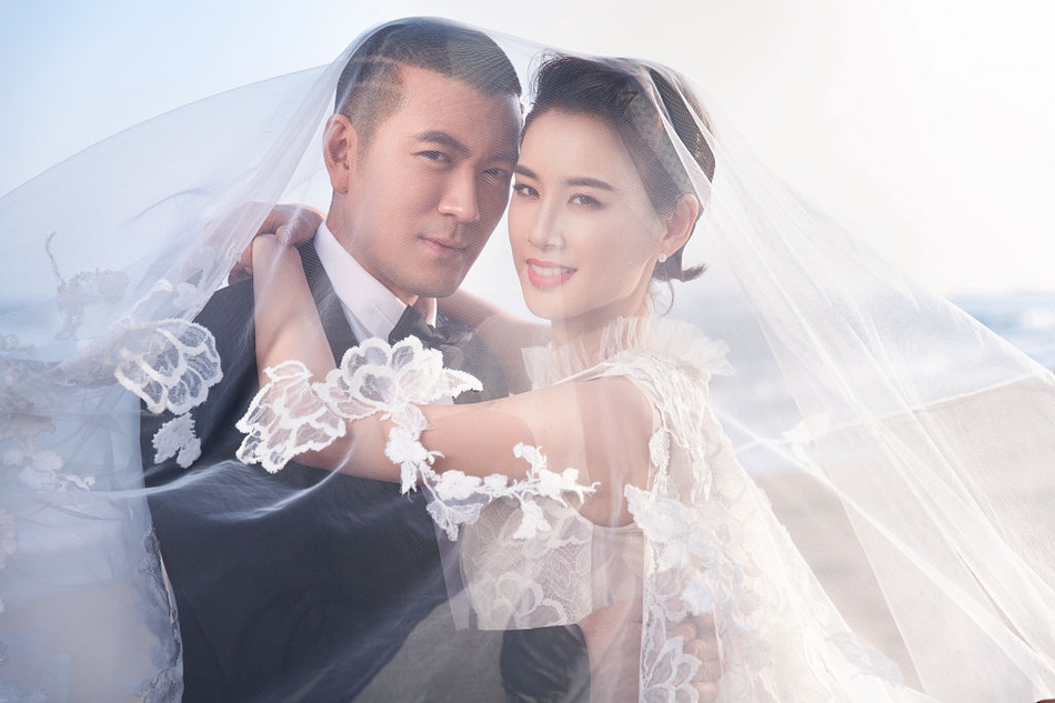 黄圣依杨子婚纱照结婚十年海边相拥甜蜜浪漫_图-6