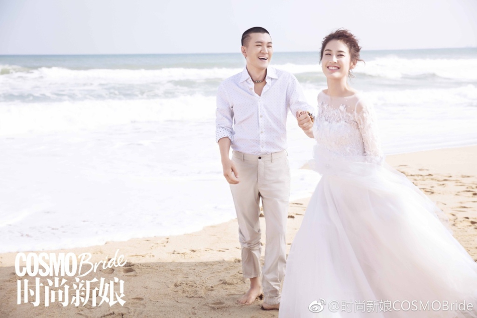 黄圣依杨子婚纱照结婚十年海边相拥甜蜜浪漫_图-3