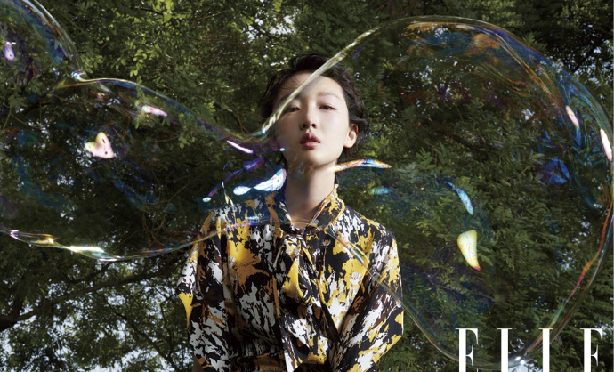 周冬雨夏日时尚写真彩色搭配格纹少女感爆棚_图-4