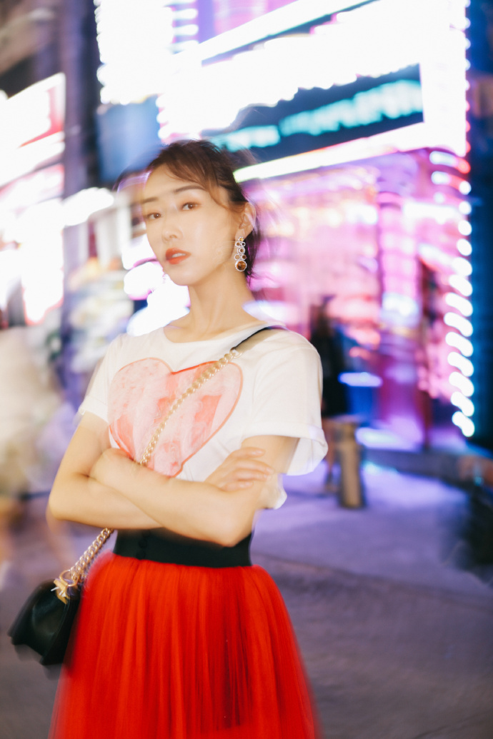 宣璐红裙街拍写真_图-5