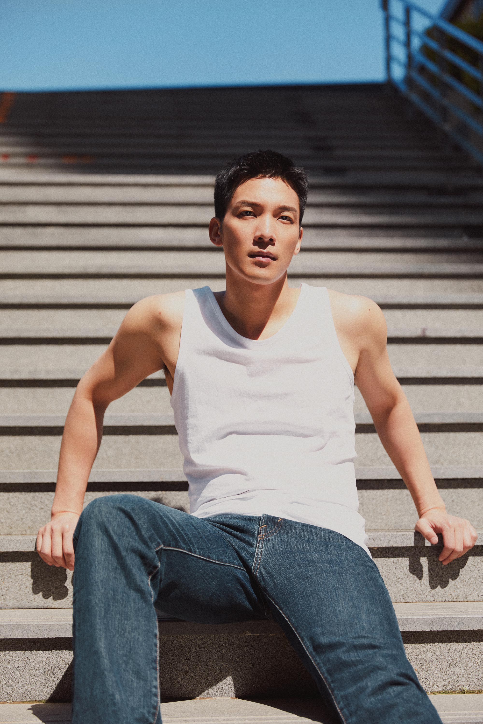 辰夫夏日大片曝光超man肌肉尽显型男本色_图-3