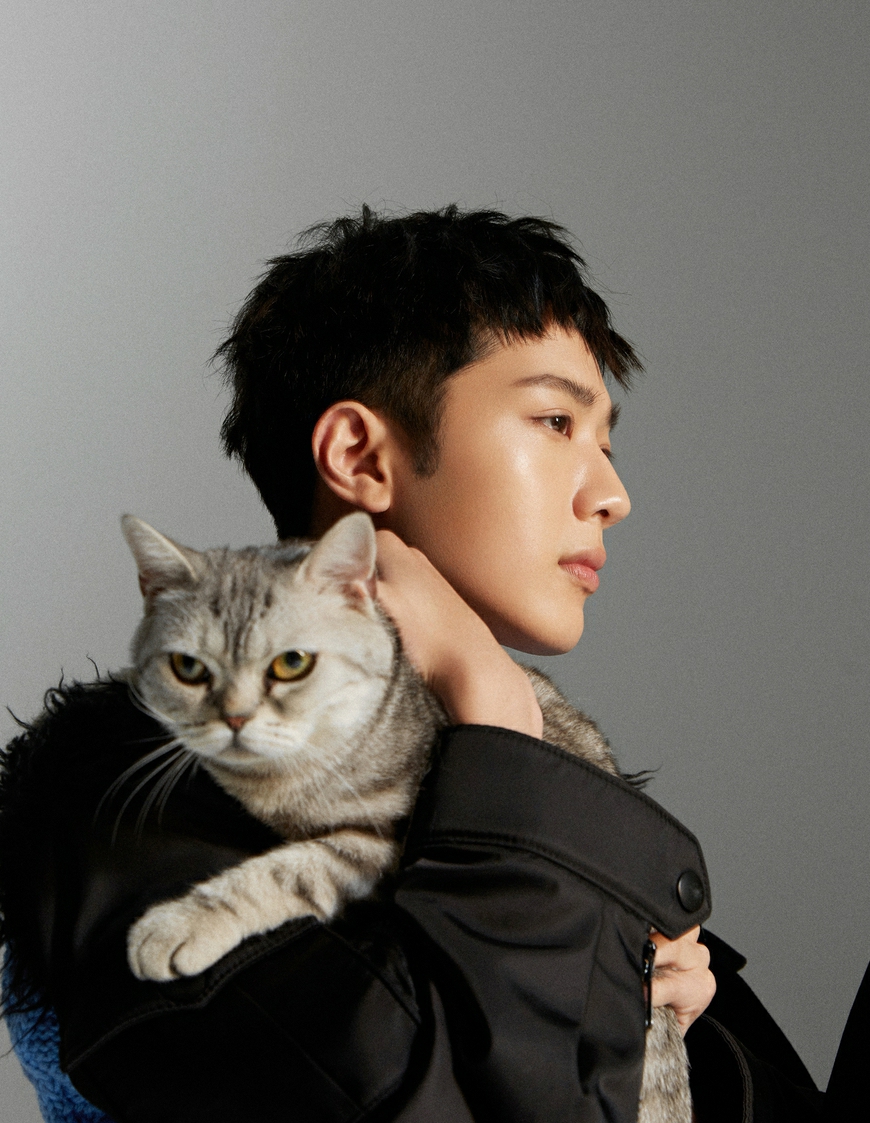 赖冠霖写真出炉猫系少年温柔优雅_图-5