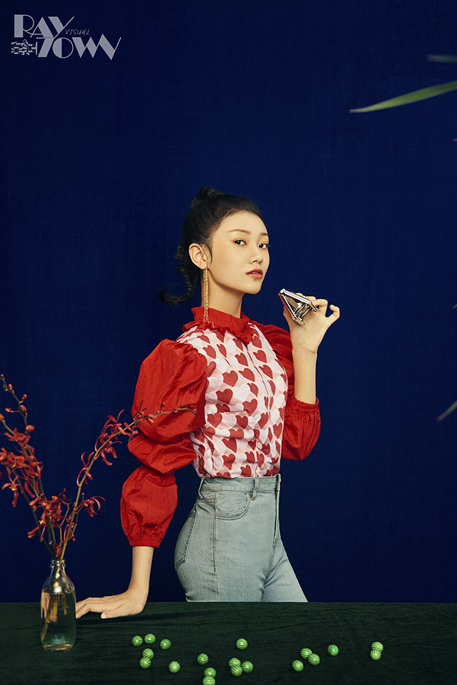 张译兮曝最新时尚写真鬼马少女挑战多重风格_图-1