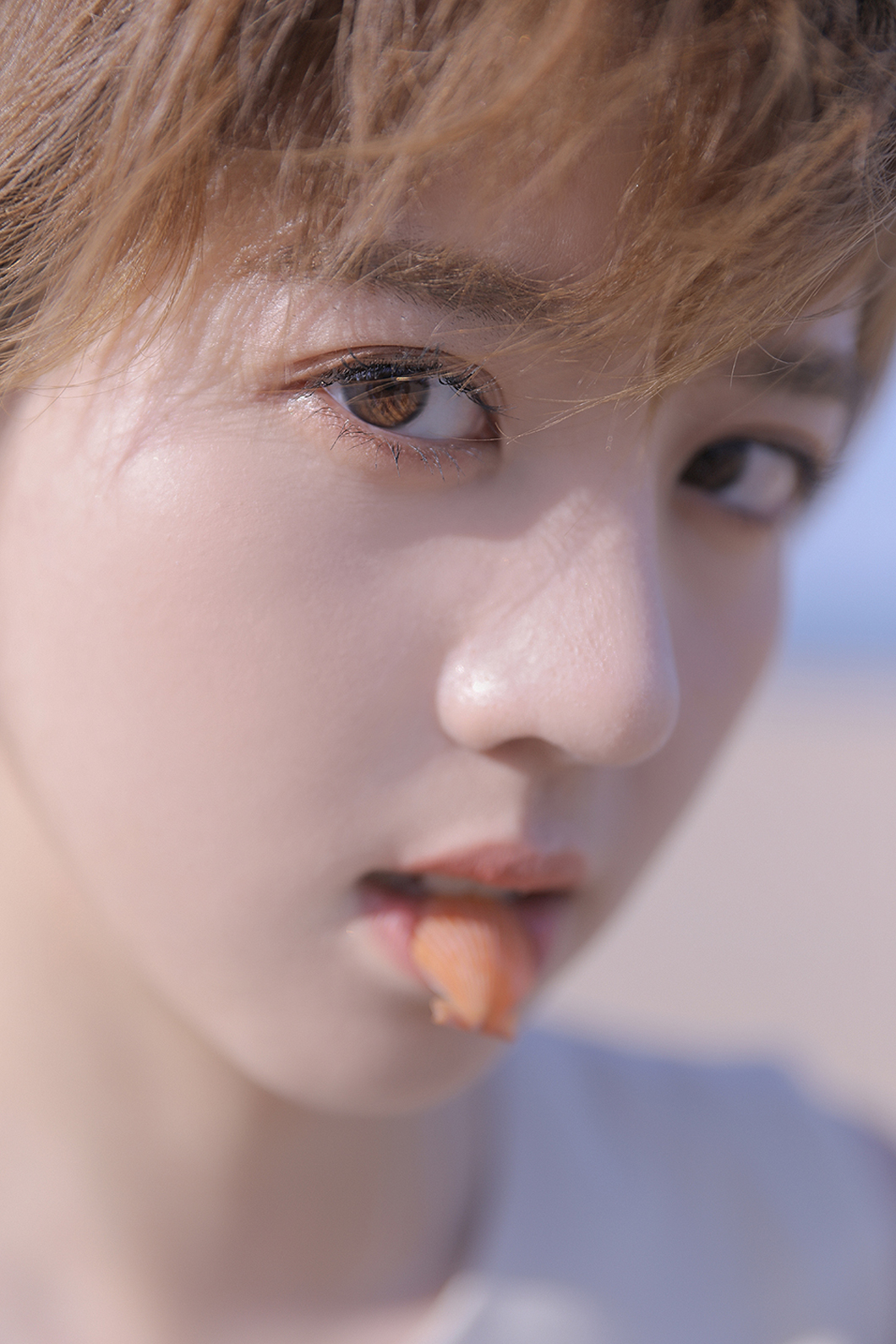 李凯馨短发造型写真清新灵动展现少女独有魅力_图-3