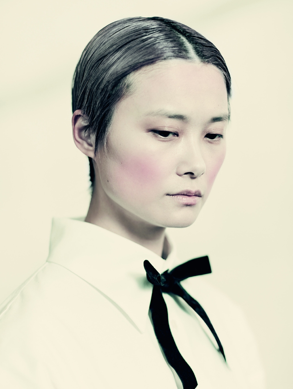 李宇春复古湿发写真演绎东方风韵_图-1