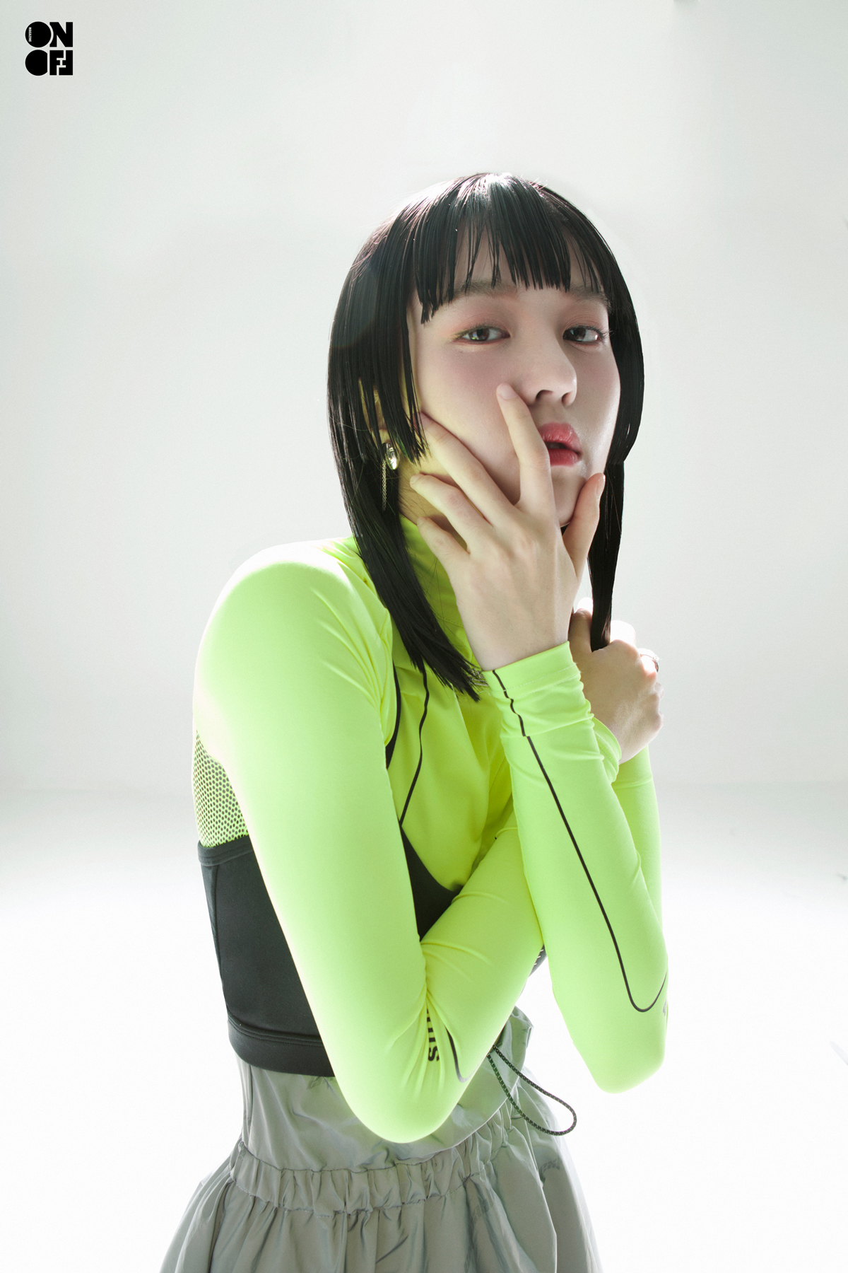 李凯馨“空间之外”概念时尚大片化身未来女战士酷炫无比_图-9