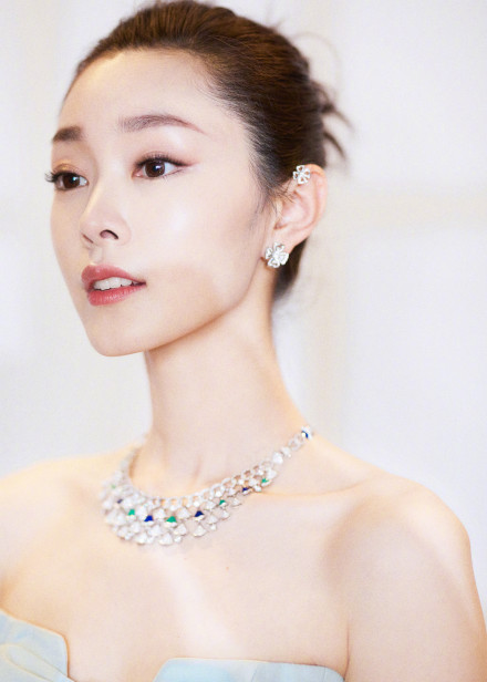 宋轶冰淇淋绿长裙走红毯清新甜美小性感_图-1