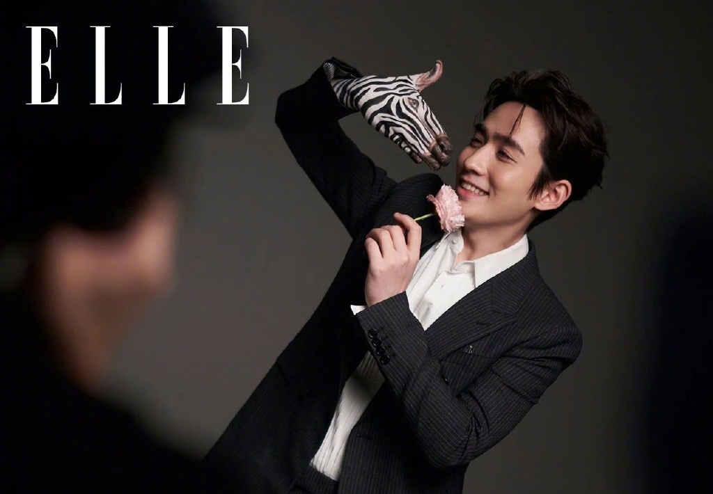 朱一龙《ELLE》写真拍摄花絮眉眼温柔令人沉醉_图-6