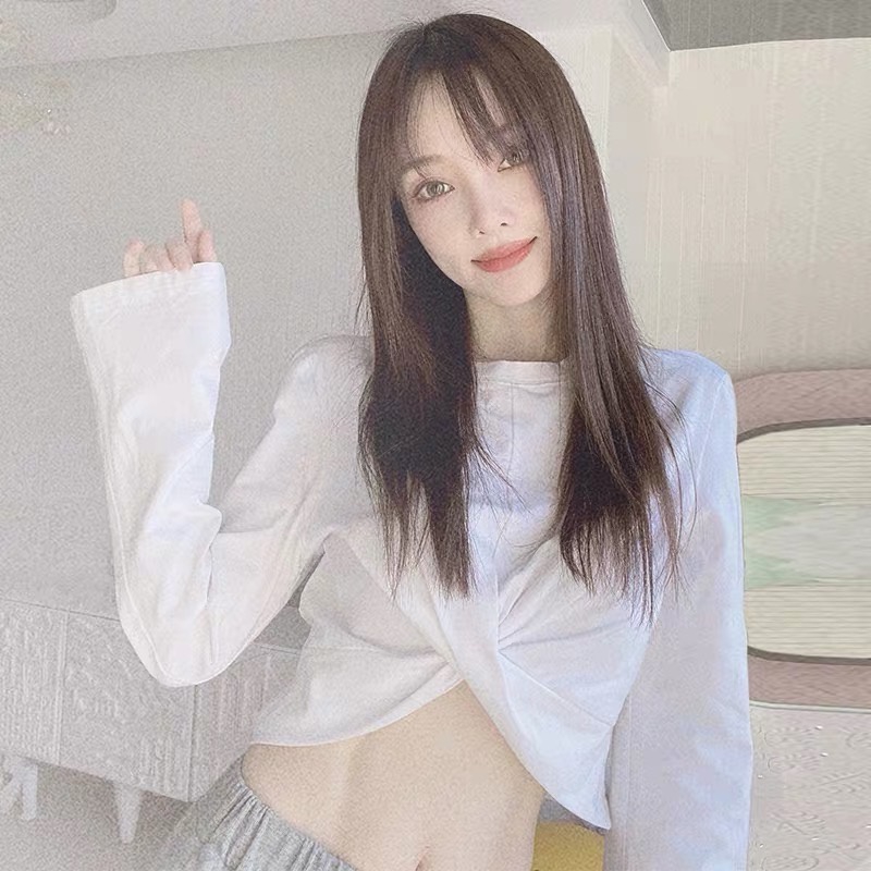 李小璐变网店模特穿露脐装性感扭腰_图-5