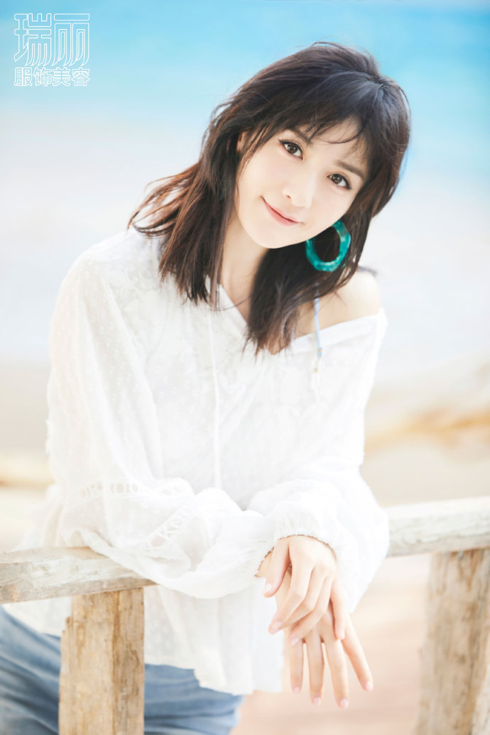 谢娜最新杂志大片笑容灿烂感染力强_图-3