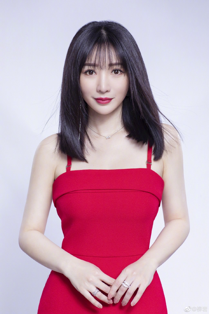 柳岩红裙写真电眼魅惑曲线撩人_图-15
