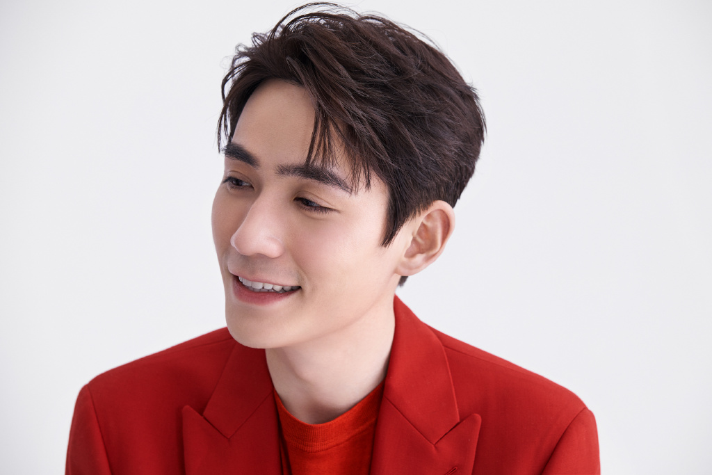朱一龙生日写真笑容温暖迷人_图-4