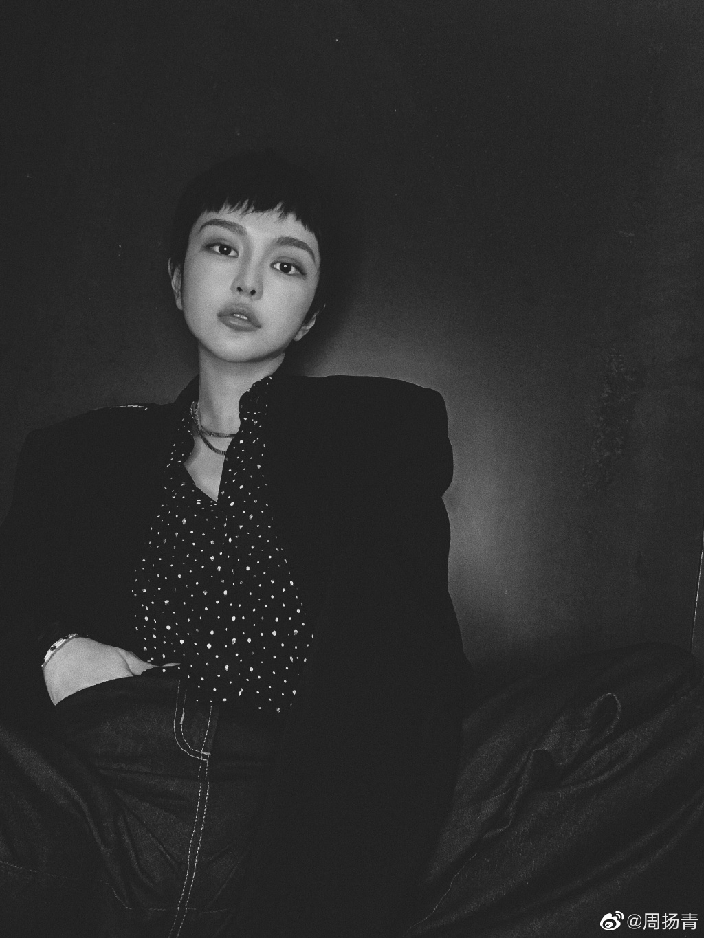 周扬青短发造型写真被夸赞气质超A_图-9