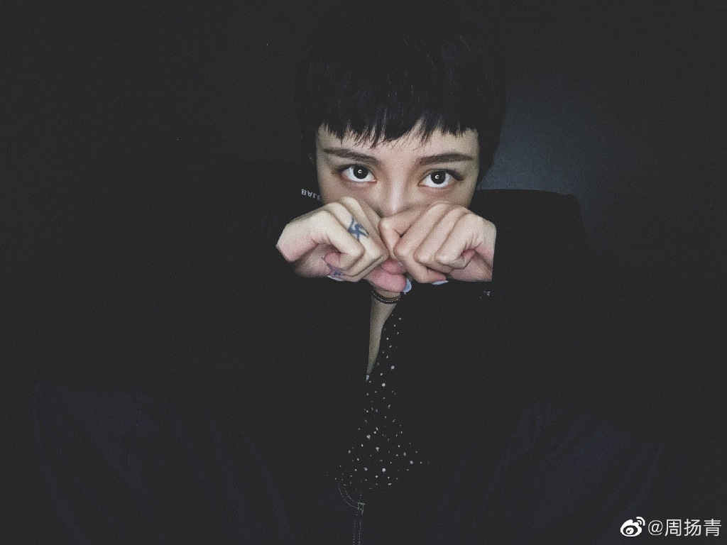周扬青短发造型写真被夸赞气质超A_图-6