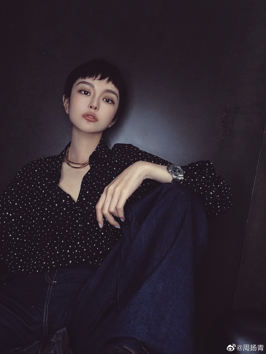 周扬青短发造型写真被夸赞气质超A_图-12
