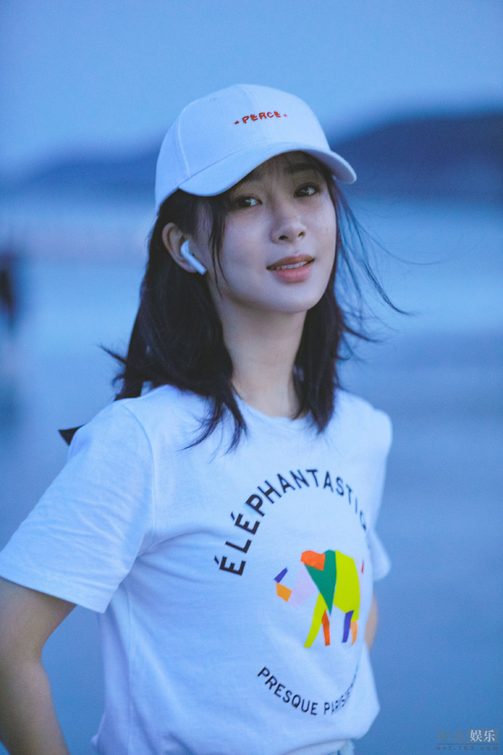 杨紫海边写真清新自然_图-5
