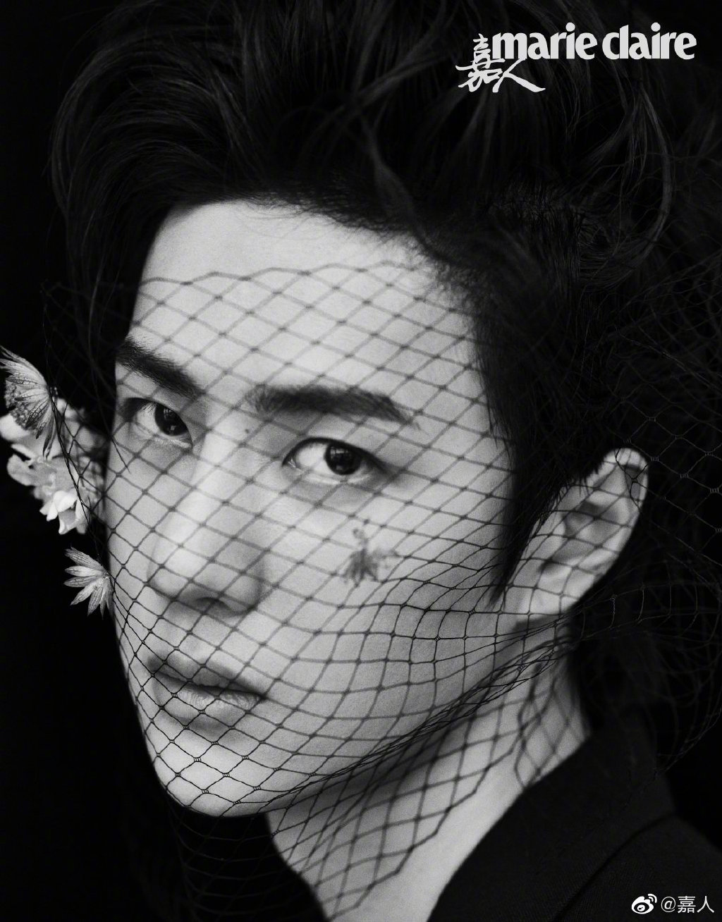 王一博《嘉人》封面写真面纱造型时尚炫酷_图-4