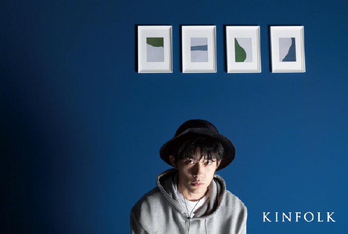 易烊千玺KINFOLK夏季刊封面风格清新简约_图-3
