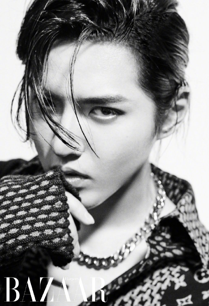 吴亦凡湿发造型写真展现复古雅痞魅力_图-6