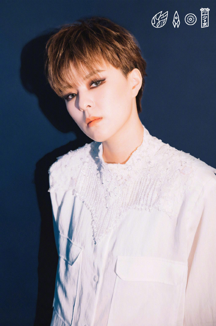 火箭少女101暗黑新娘装惊艳带感_图-7