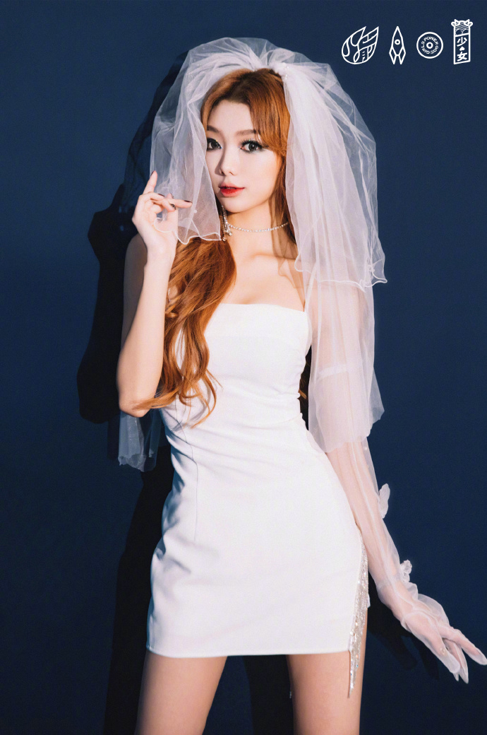 火箭少女101暗黑新娘装惊艳带感_图-8