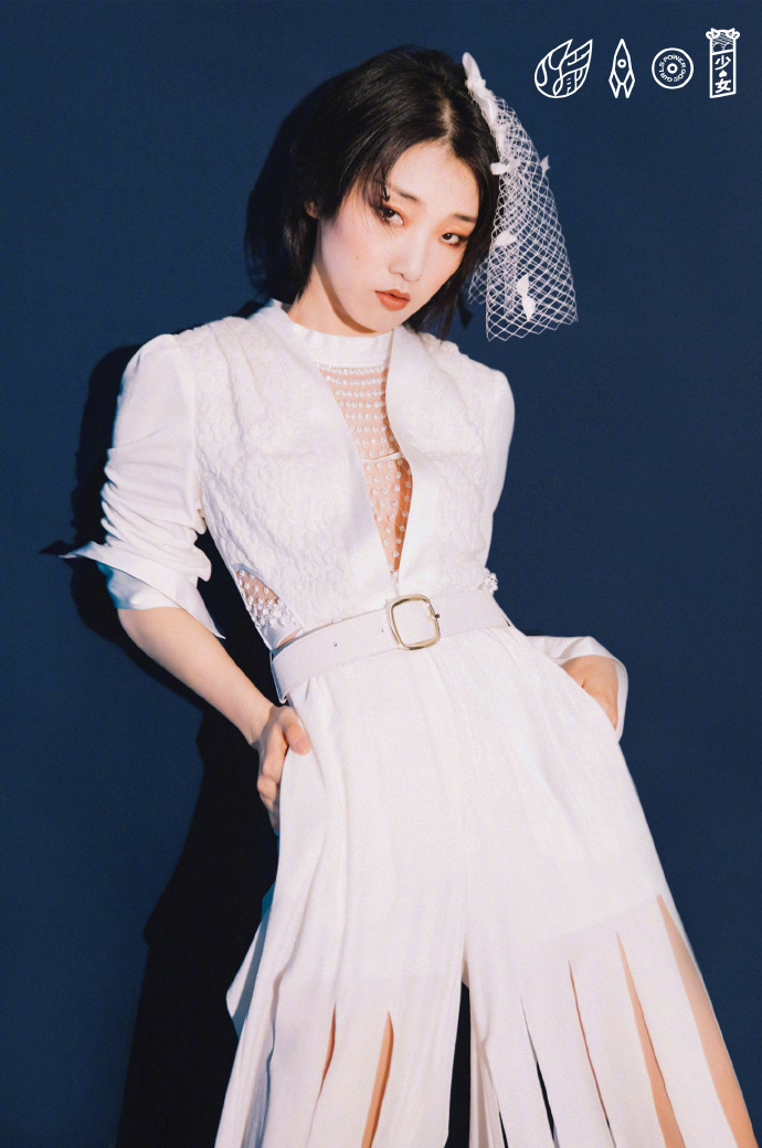 火箭少女101暗黑新娘装惊艳带感_图-5