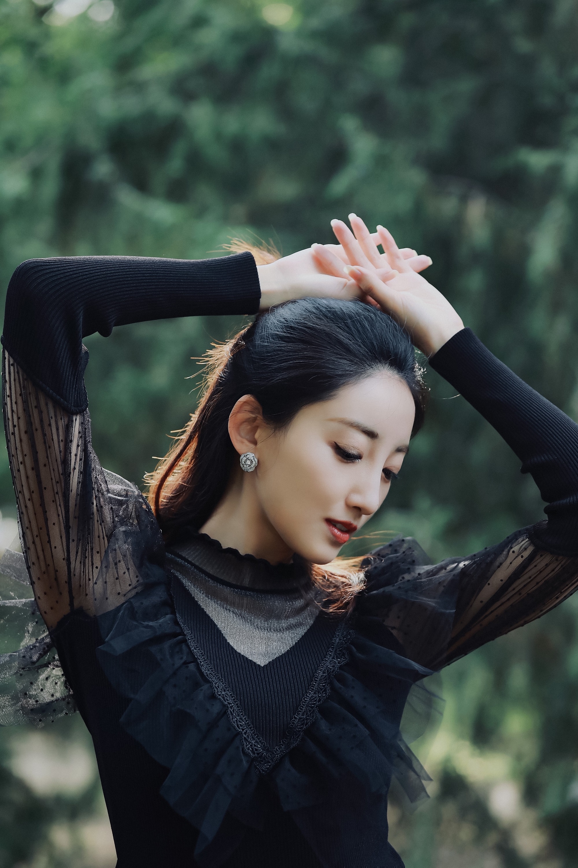 曲凌子森系复古写真尽显优雅文艺范_图-3