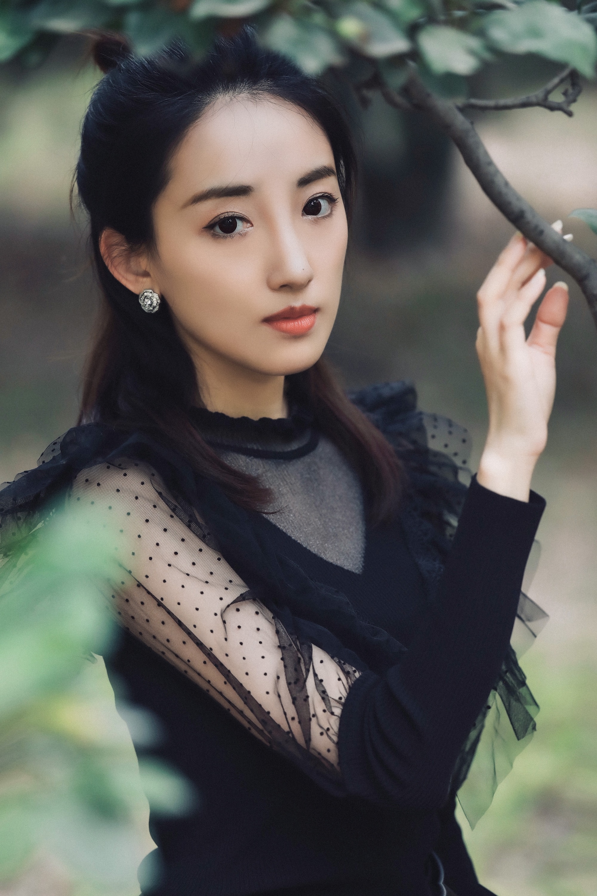 曲凌子森系复古写真尽显优雅文艺范