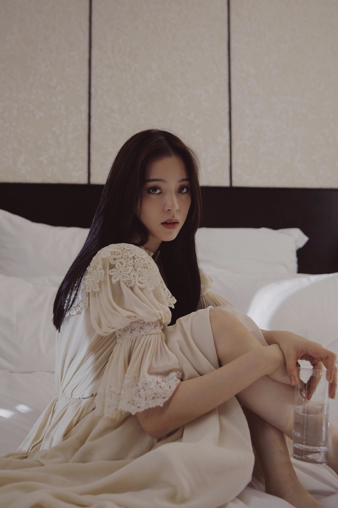 欧阳娜娜最新写真穿睡衣慵懒随性_图-7