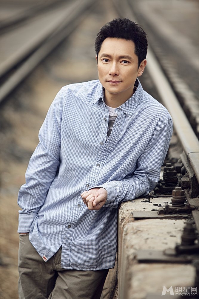 谢祖武诱惑微笑型男写真曝光_图-5