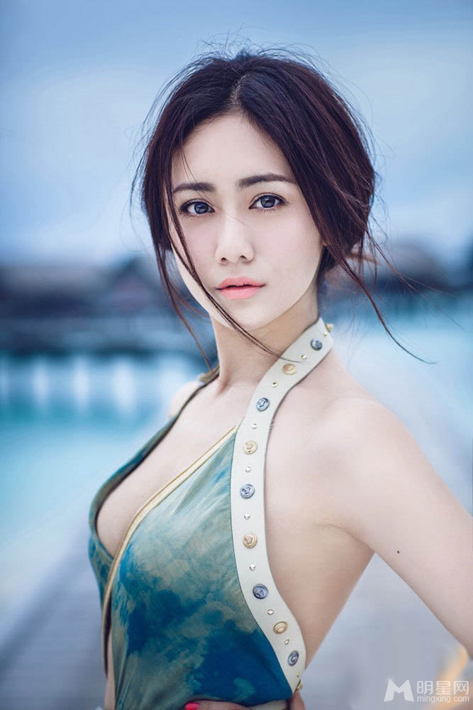 刘芸马尔代夫甜美写真裸背出镜秀性感_图-4