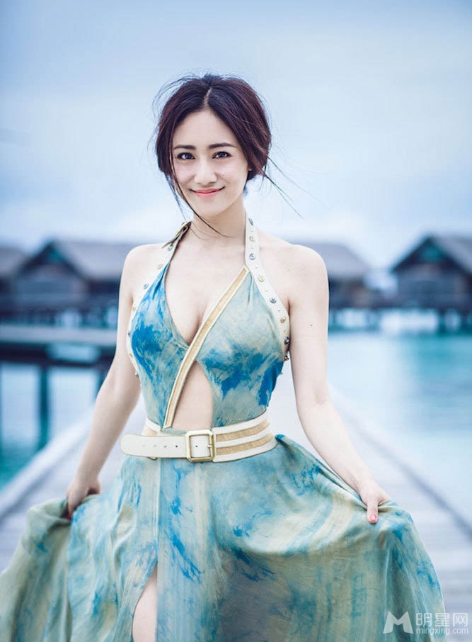 刘芸马尔代夫甜美写真裸背出镜秀性感_图-2