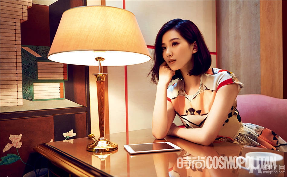 刘诗诗济州岛时尚杂志大片展清新妩媚百变风情_图-20
