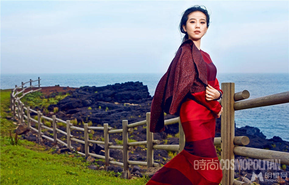 刘诗诗济州岛时尚杂志大片展清新妩媚百变风情_图-5