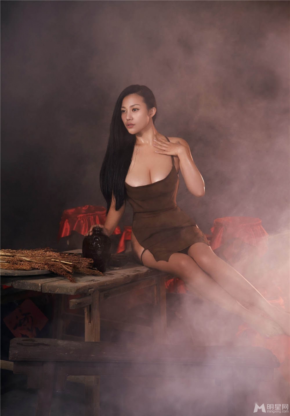 嫩模苏梓玲最新大片大尺度诠释酒娘_图-8