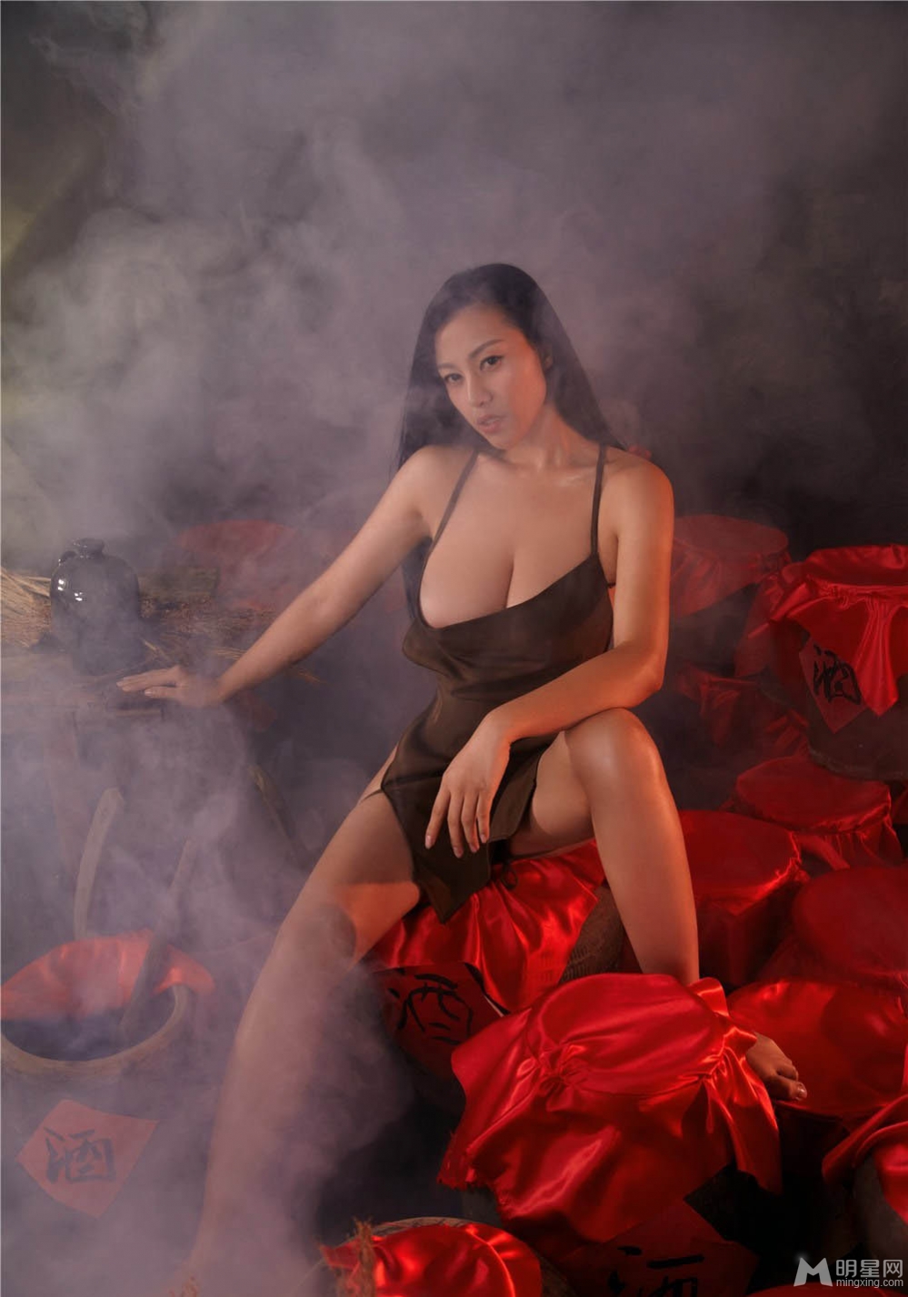 嫩模苏梓玲最新大片大尺度诠释酒娘_图-35
