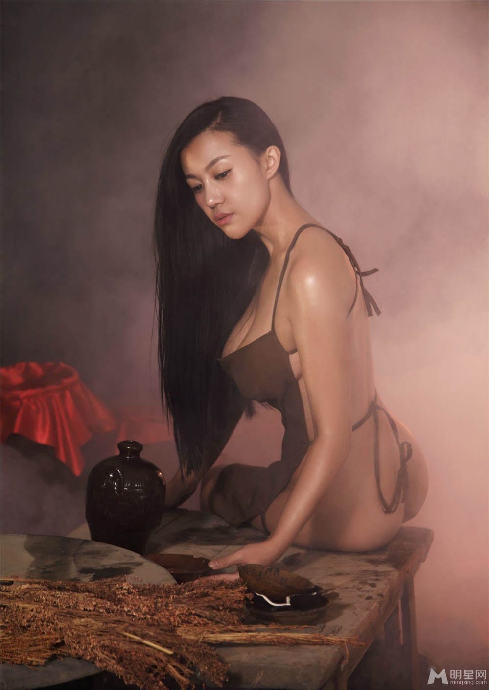 嫩模苏梓玲最新大片大尺度诠释酒娘_图-11