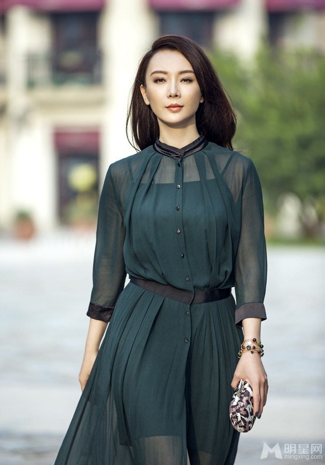 陈数时尚街拍优雅清新女人味十足_图-2
