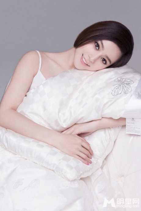 刘诗诗杨幂郑爽谁是最受欢迎的宅男女神_图-11