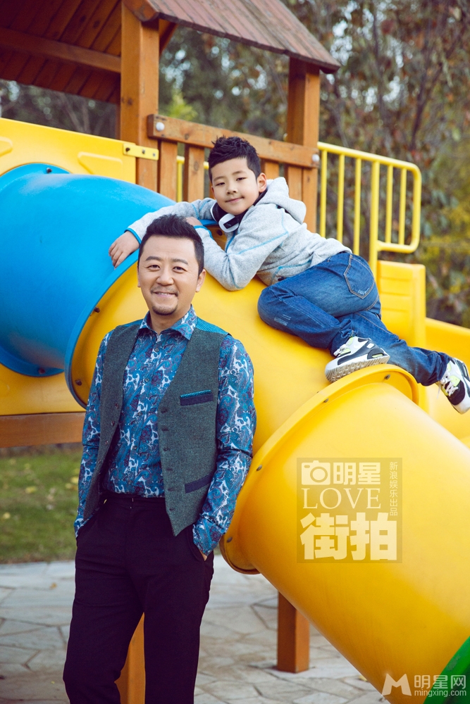 爸爸去哪儿郭涛与儿子石头亲子街拍大片曝光_图-9