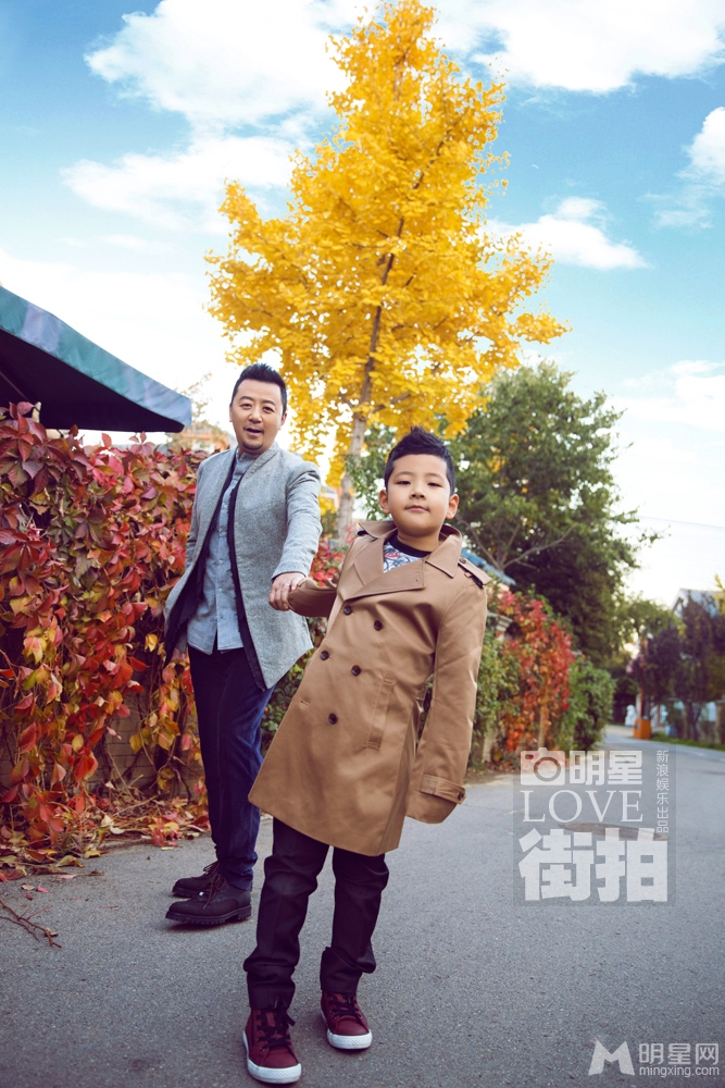 爸爸去哪儿郭涛与儿子石头亲子街拍大片曝光_图-6