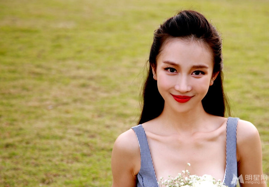 潘时七唯美写真尽显清新文艺气质_图-12