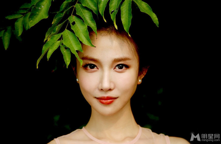 潘时七唯美写真尽显清新文艺气质_图-9
