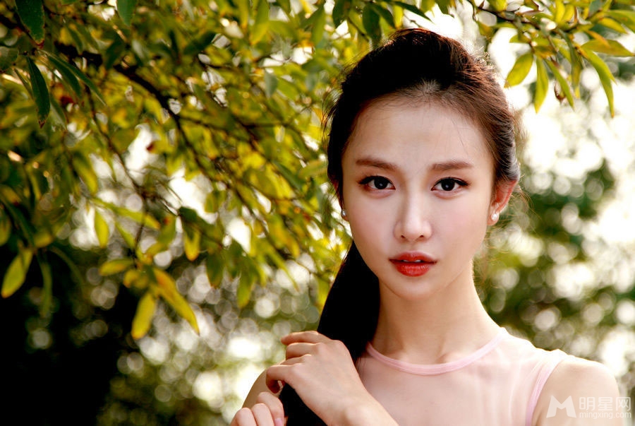 潘时七唯美写真尽显清新文艺气质_图-4