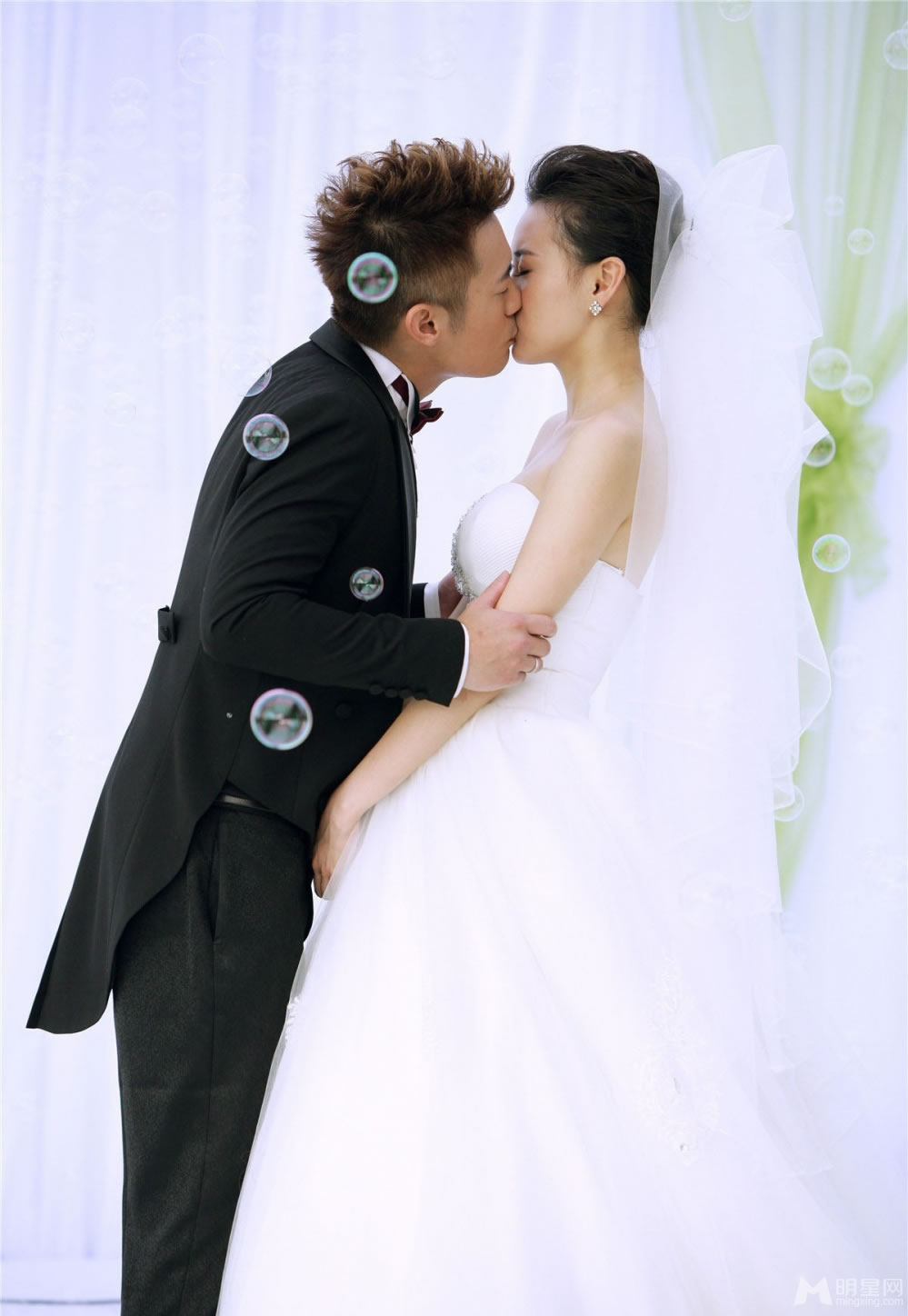 江铠同范逸臣偶像剧爱闪亮结婚剧照_图-6