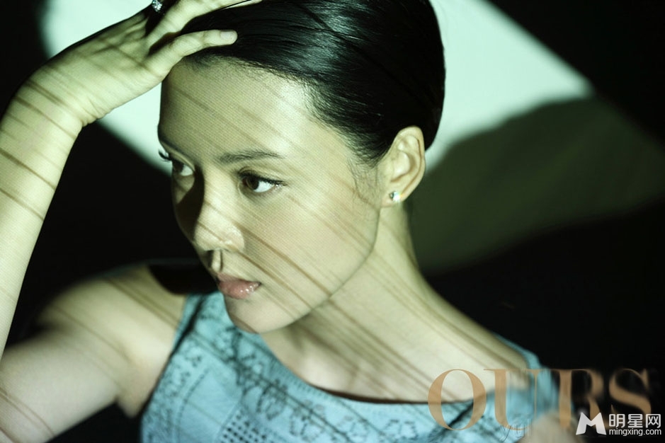 车晓全新复古大片尽显优雅女人味_图-5